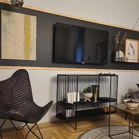 Secret Garden Apartment